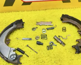 Механизм стояночного тормоза Toyota