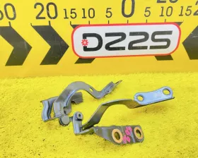 Петля капота Toyota