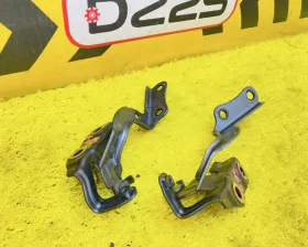 Петля капота Toyota