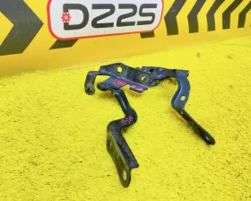 Петля капота Toyota