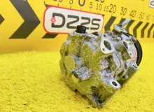 Компрессор кондиционера TOYOTA ESQUIRE 2015 8831028650 ZRR85G 3ZRFAE, передний