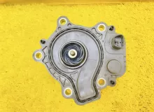 Помпа TOYOTA PRIUS 2012 161A029015 ZVW30 2ZRFXE, передняя