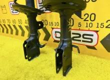 СТОЙКА ПАРА ЛЕВАЯ И ПРАВАЯ SUBARU XV 2018/Цвет J8U 20310FL080 GT3 FB16A, передняя
