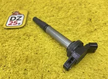 Катушка зажигания TOYOTA ESQUIRE 2014 9091902258 ZWR80G 2ZRFXE, передняя