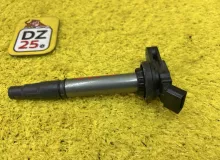 Катушка зажигания TOYOTA ESQUIRE 2014 9091902258 ZWR80G 2ZRFXE, передняя
