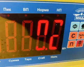 Пластиковая крышка на двс TOYOTA