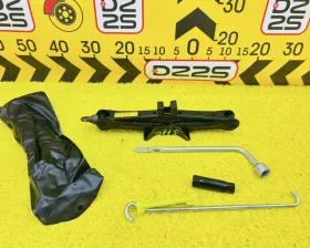 Поддомкратник/ домкрат TOYOTA