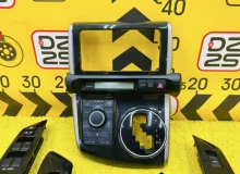 Консоль магнитофона TOYOTA WISH 2013 5542068140 ZGE25W 2ZRFAE, передний