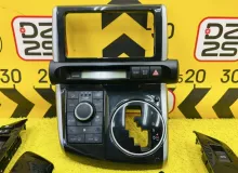 Консоль магнитофона TOYOTA WISH 2013 5542068140 ZGE25W 2ZRFAE, передний