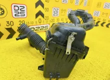 Корпус воздушного фильтра TOYOTA WISH 2013 1770037211 ZGE25W 2ZRFAE, передний