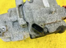 Компрессор кондиционера LEXUS CT200H 2012 8837047050 ZWA10 2ZRFXE, передний