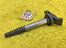 Катушка зажигания LEXUS CT200H 2012 9091902258 ZWA10 2ZRFXE, передняя