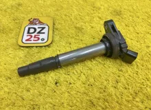 Катушка зажигания LEXUS CT200H 2012 9091902258 ZWA10 2ZRFXE, передняя