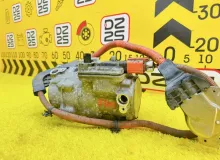 Компрессор кондиционера LEXUS CT200H 2011 8837047050 ZWA10 2ZRFXE, передний