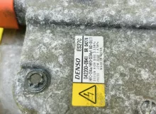 Компрессор кондиционера TOYOTA NOAH 2014 8837028030 ZWR80G 2ZRFXE, передний