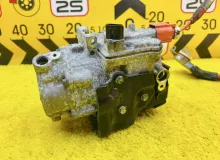 Компрессор кондиционера TOYOTA NOAH 2014 8837028030 ZWR80G 2ZRFXE, передний