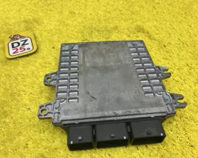 Блок управления двс Nissan