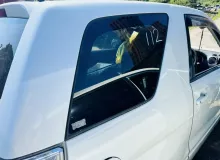Стекло собачника SUZUKI ESCUDO 2006 8456064J10 TA74W M16A, заднее правое