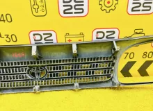 Решетка радиатора TOYOTA HIACE 1994 5310026030 KZH106W 1KZTE, передняя