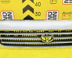 Решетка радиатора Toyota