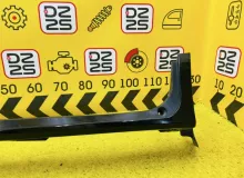 Накладка на порог TOYOTA ESQUIRE 2015 7586028040 ZWR80G 2ZRFXE, передняя левая