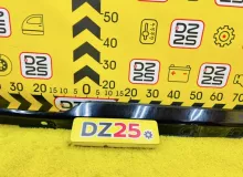 Накладка на порог TOYOTA ESQUIRE 2015 7585028050 ZWR80G 2ZRFXE, передняя правая