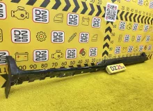 Накладка на порог TOYOTA NOAH 2014 7585028050 ZWR80G 2ZRFXE, передняя правая