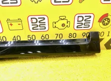 Накладка на порог TOYOTA NOAH 2014 7585028050 ZWR80G 2ZRFXE, передняя правая