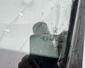 Лобовое стекло Honda