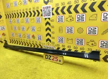 Накладка на порог TOYOTA COROLLA FIELDER 2014 7690113060 NKE165G 1NZFXE, передняя правая