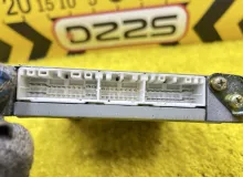 Блок управления двс TOYOTA HIACE 1998 8966126410 KZH106W 1KZTE, передний