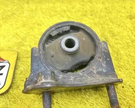 Подушка двигателя Toyota