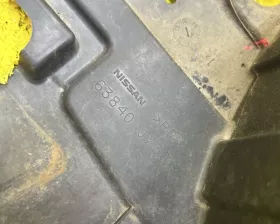 Подкрылок Nissan