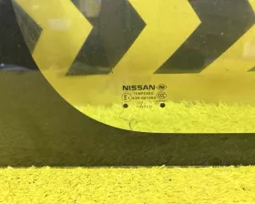 Стекло собачника Nissan