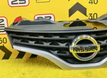 Решетка радиатора NISSAN NV200 2011 62310JX00B VM20 HR16DE, передняя