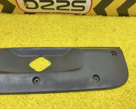 Пластик замка багажника Nissan