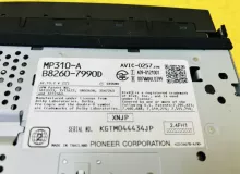 Магнитофон NISSAN NV200 2011 B82607990D VM20 HR16DE, передний