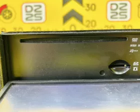Магнитофон Nissan