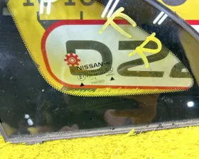 Стекло форточка Nissan