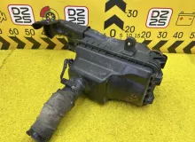 Корпус воздушного фильтра TOYOTA HIACE 2009 1770030251 KDH206V 1KDFTV, передний