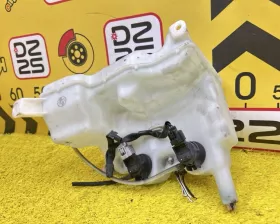 Бачок стеклоомывателя Toyota