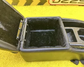 Бардачок между сиденьями TOYOTA