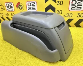 Бардачок между сиденьями Toyota