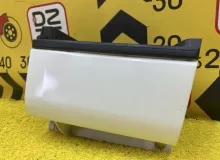 Подножка TOYOTA HIACE 2009 5177326033 KDH206V 1KDFTV, передняя правая