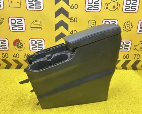 Бардачок между сиденьями Toyota
