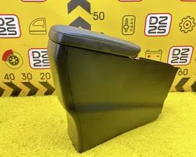 Бардачок между сиденьями Toyota