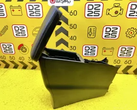 Бардачок между сиденьями Toyota