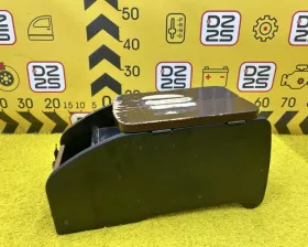 Бардачок между сиденьями MITSUBISHI