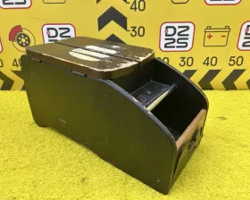 Бардачок между сиденьями MITSUBISHI