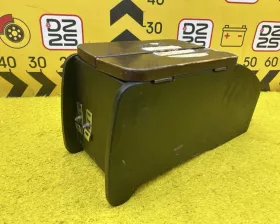 Бардачок между сиденьями MITSUBISHI